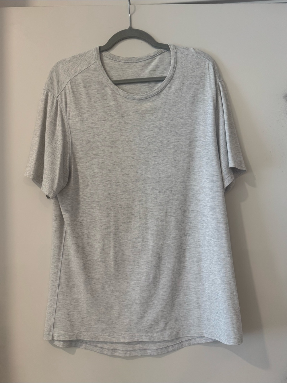 Lululemon 5-year basis tee size medium